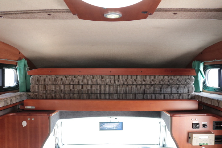 キャンピングカーキャブコン