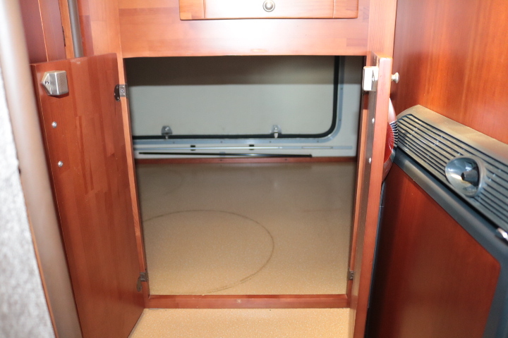 キャンピングカーキャブコン