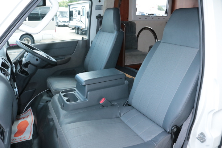 キャンピングカーキャブコン