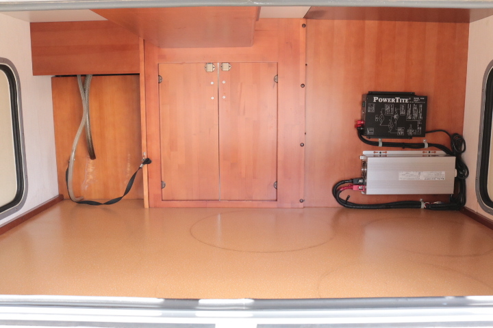 キャンピングカーキャブコン