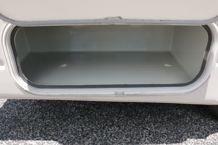 キャンピングカーキャブコン