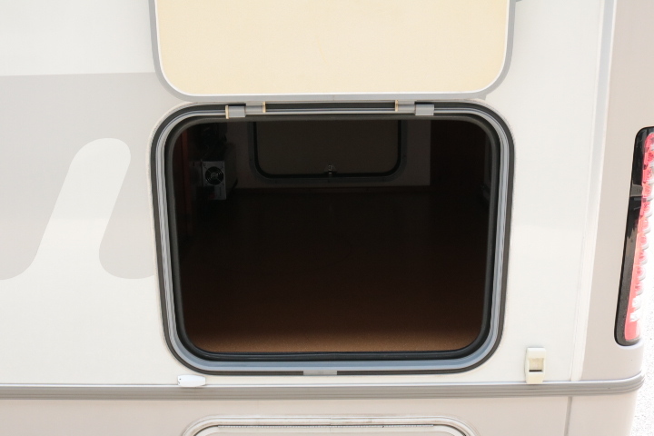 キャンピングカーキャブコン