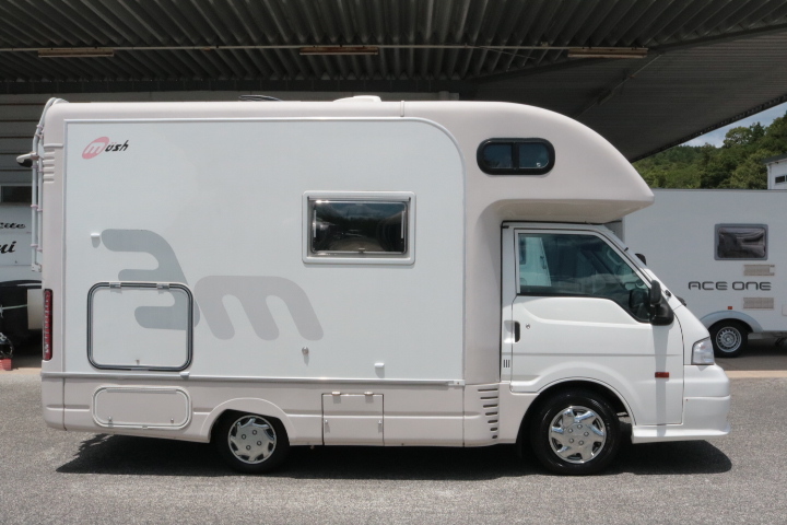 キャンピングカーキャブコン