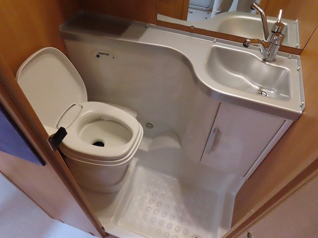 キャンピングカートレーラー