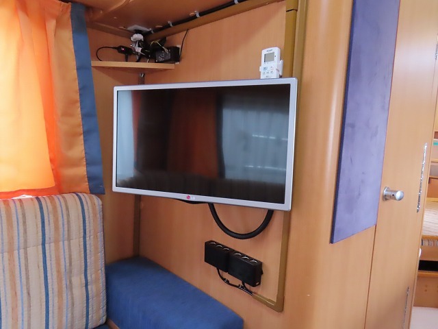 キャンピングカートレーラー