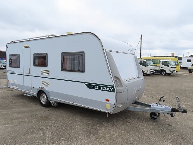 キャンピングカートレーラー