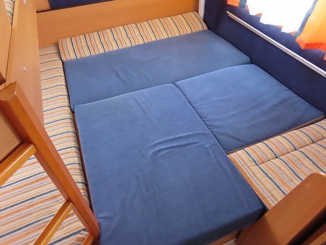 キャンピングカートレーラー