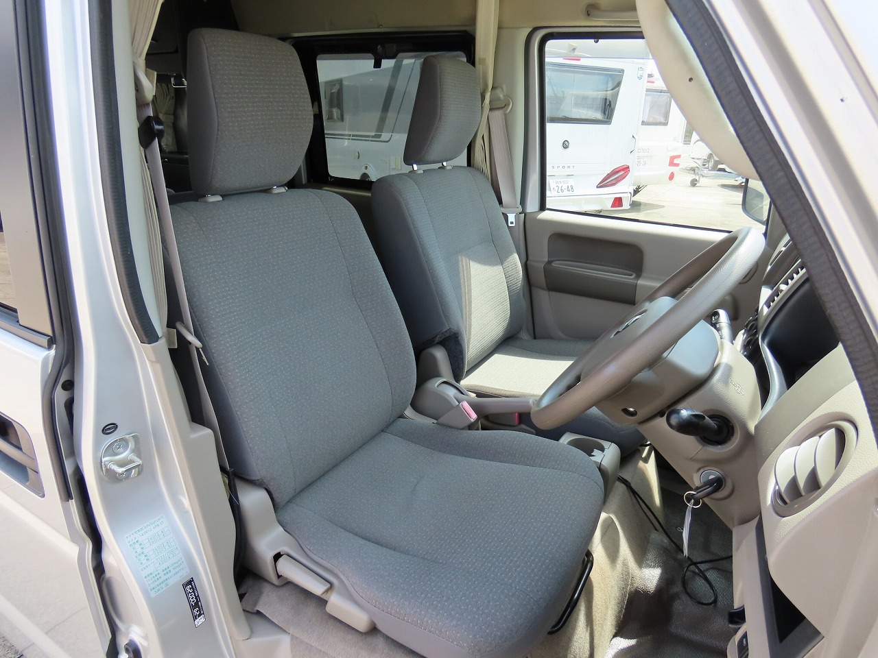 キャンピングカー軽キャンパー