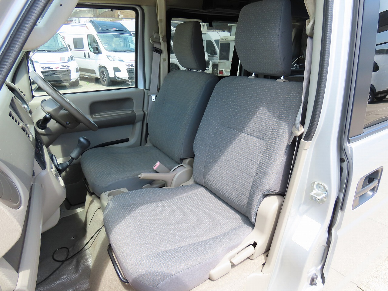 キャンピングカー軽キャンパー