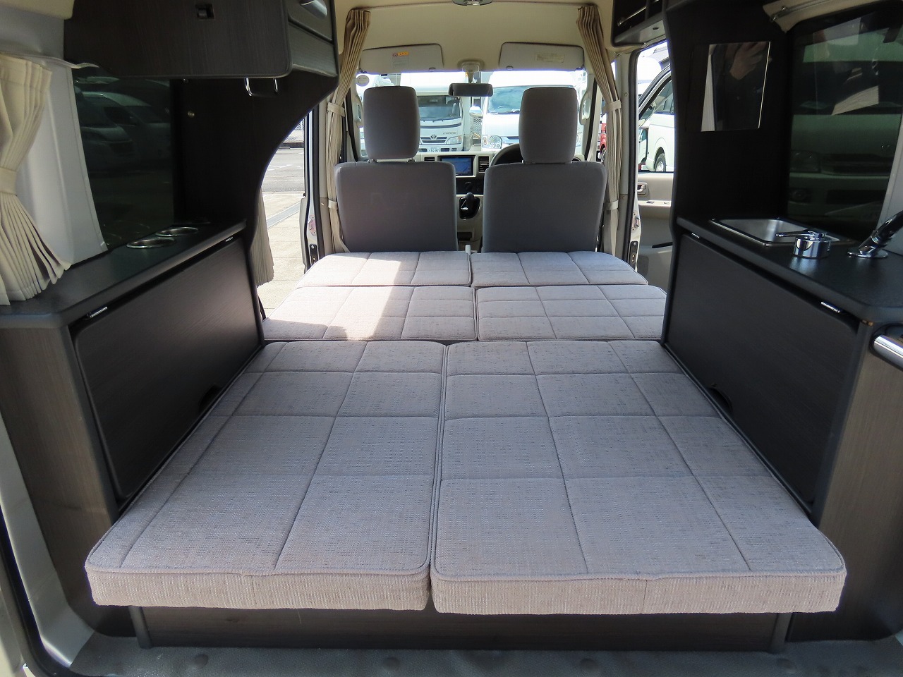 キャンピングカー軽キャンパー