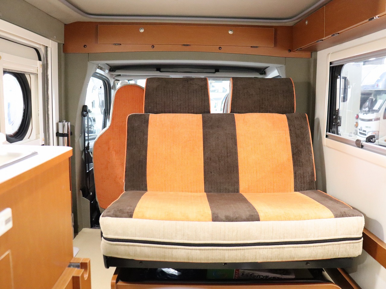 キャンピングカー軽キャンパー