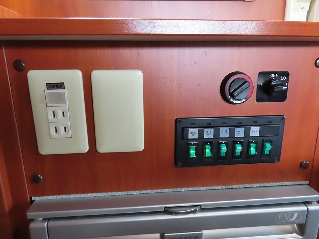 キャンピングカーキャブコン