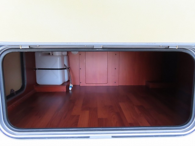 キャンピングカーキャブコン