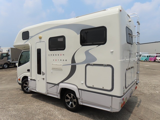 キャンピングカーキャブコン