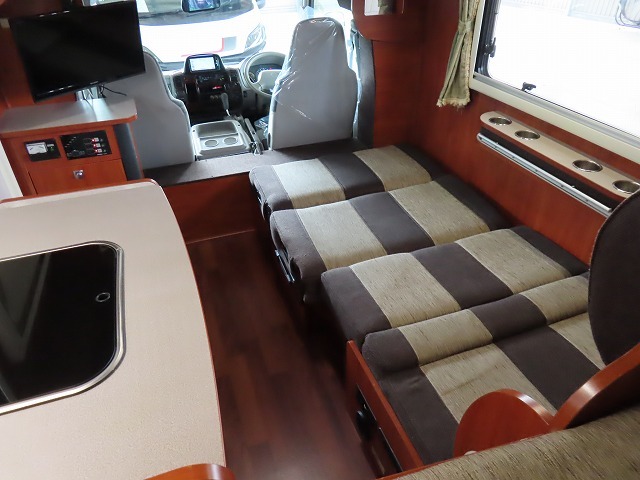 キャンピングカーキャブコン