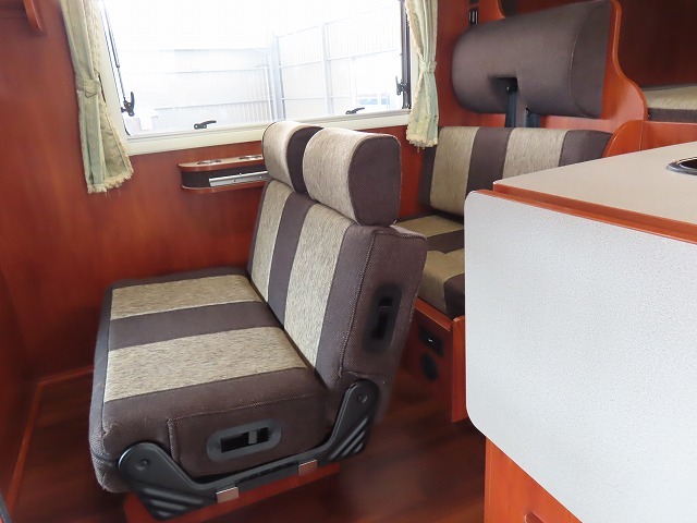 キャンピングカーキャブコン