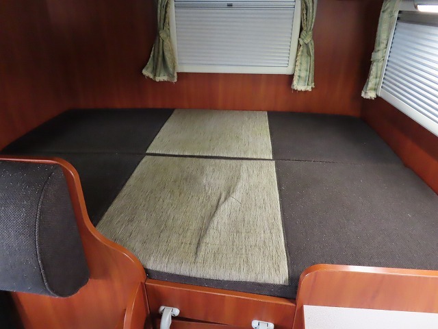 キャンピングカーキャブコン