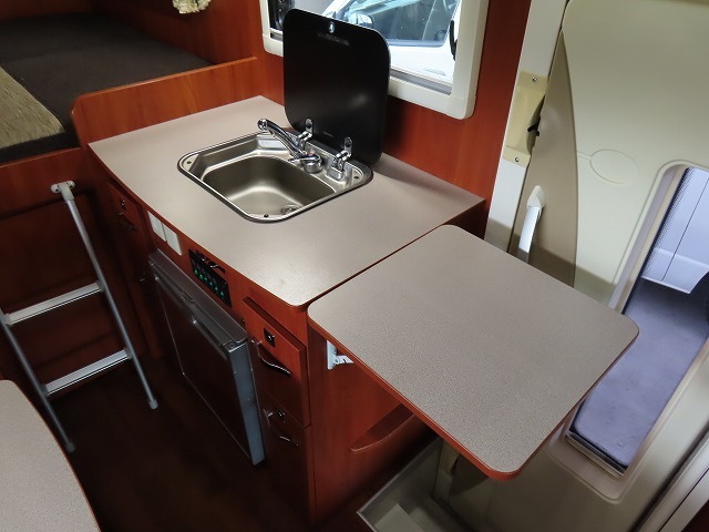 キャンピングカーキャブコン