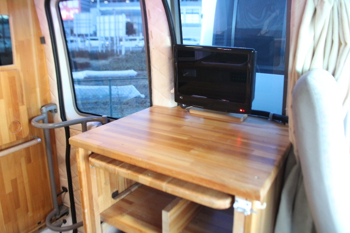 キャンピングカーバスコン