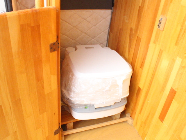 キャンピングカーバスコン