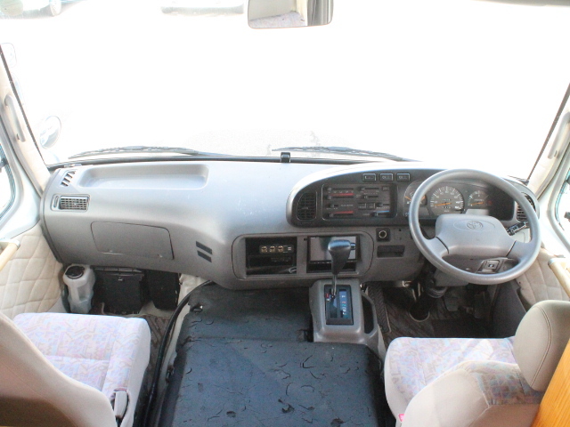 キャンピングカーバスコン