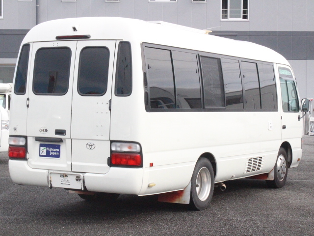 キャンピングカーバスコン