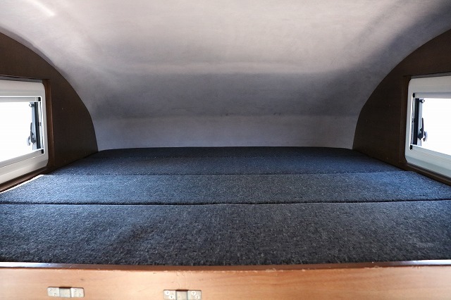 キャンピングカーキャブコン