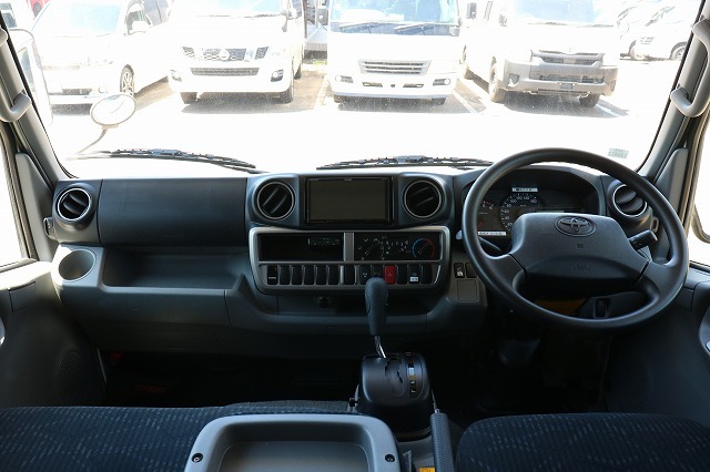 キャンピングカーキャブコン