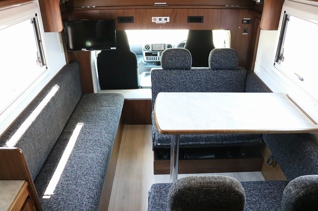 キャンピングカーキャブコン