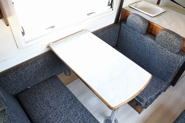 キャンピングカーキャブコン