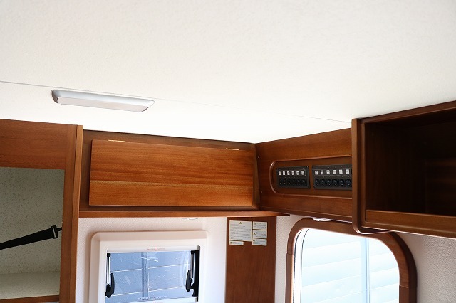 キャンピングカーキャブコン