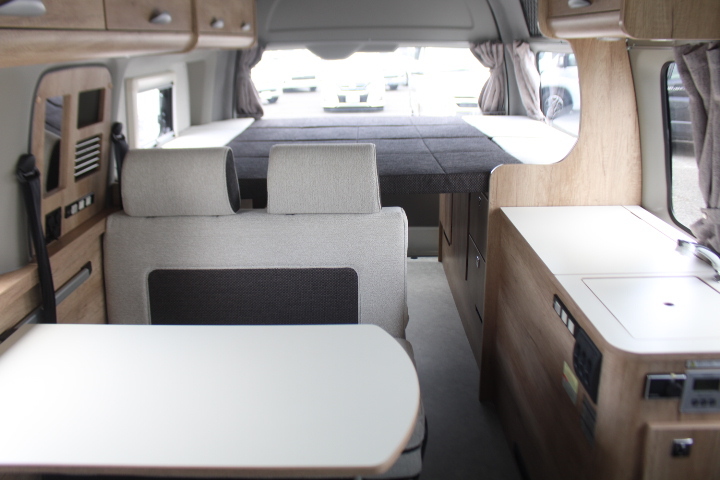 キャンピングカーバンコン