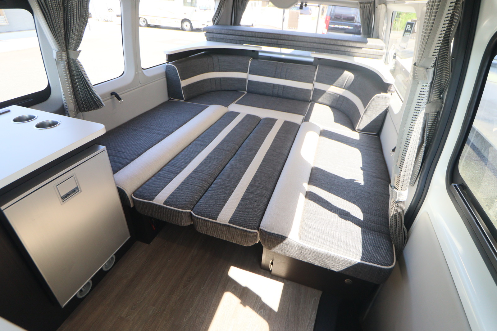 キャンピングカーバンコン