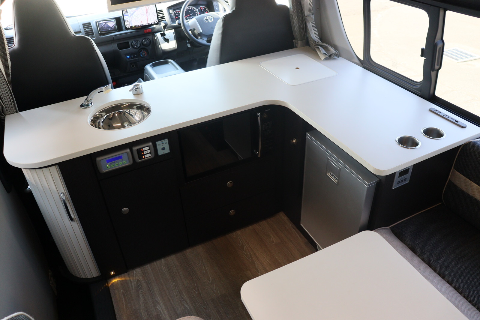 キャンピングカーバンコン