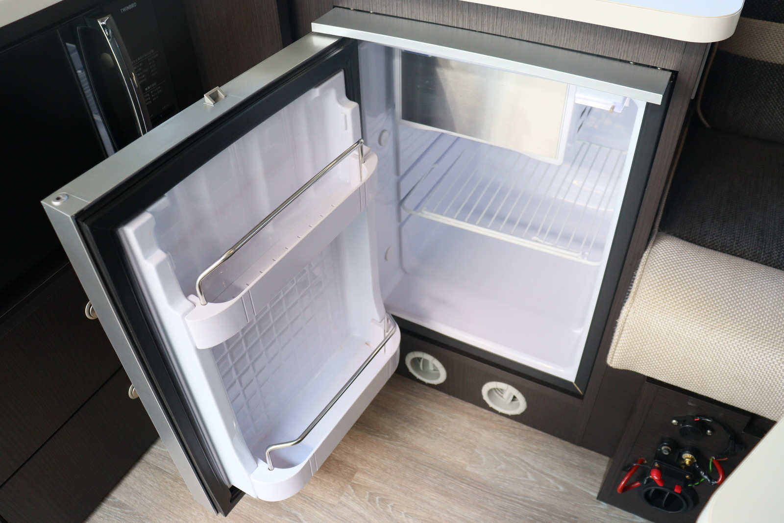 キャンピングカーバンコン