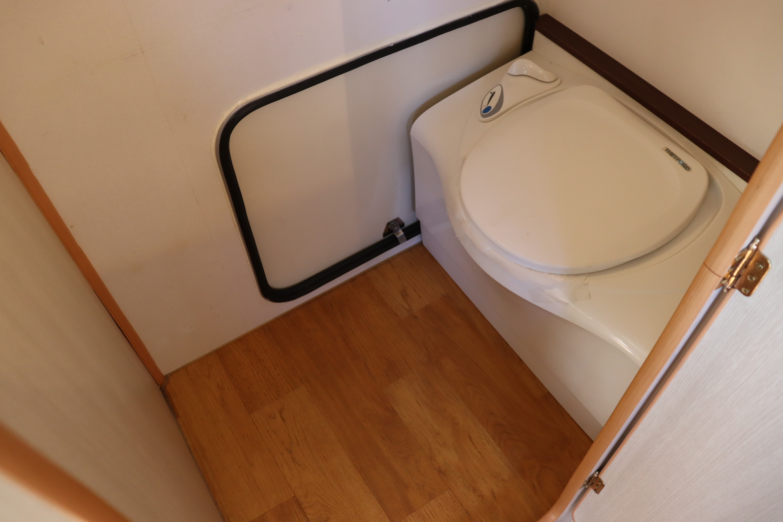 キャンピングカーキャブコン