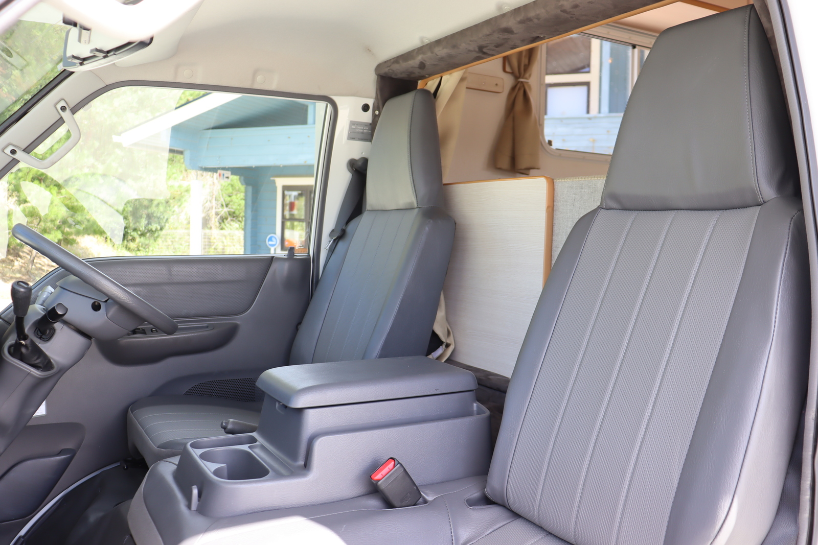 キャンピングカーキャブコン