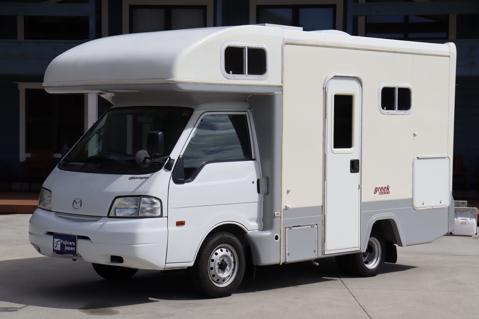 キャンピングカーキャブコン