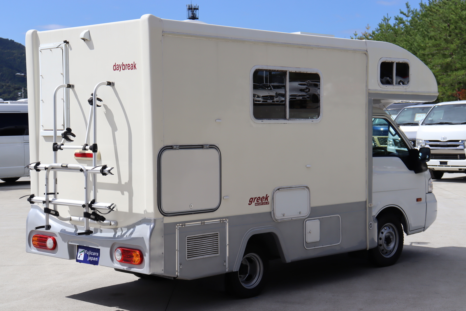 キャンピングカーキャブコン