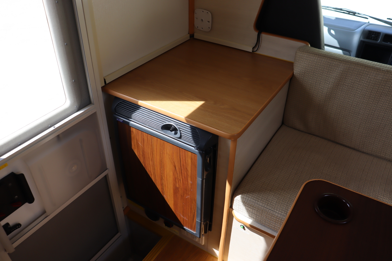 キャンピングカーキャブコン