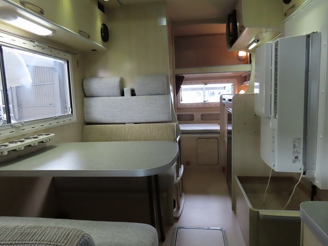 キャンピングカーキャブコン