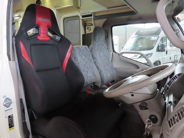 キャンピングカーキャブコン