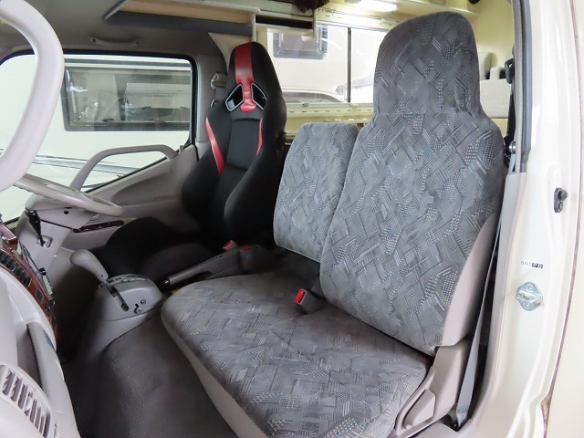 キャンピングカーキャブコン