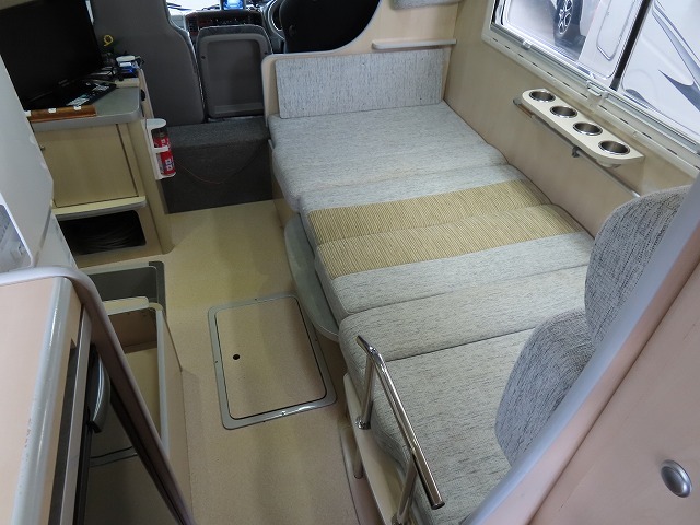 キャンピングカーキャブコン