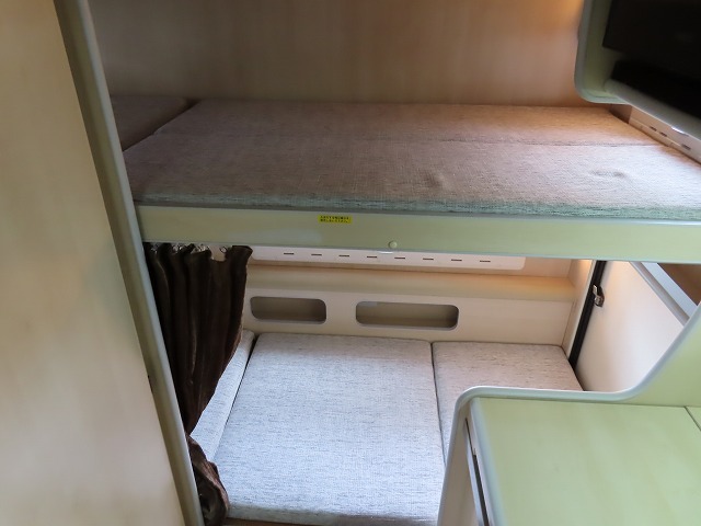 キャンピングカーキャブコン