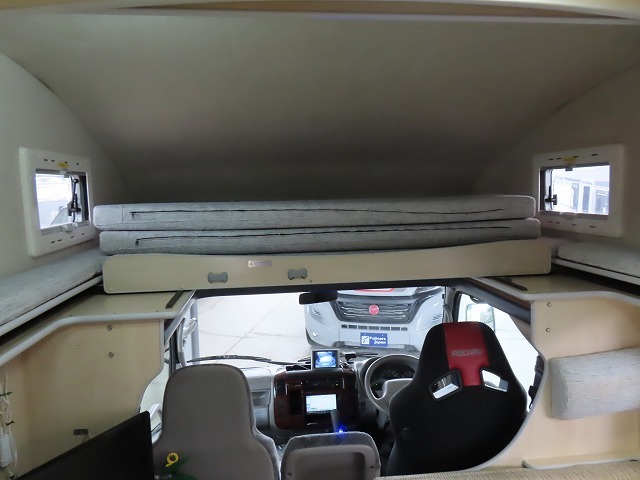 キャンピングカーキャブコン