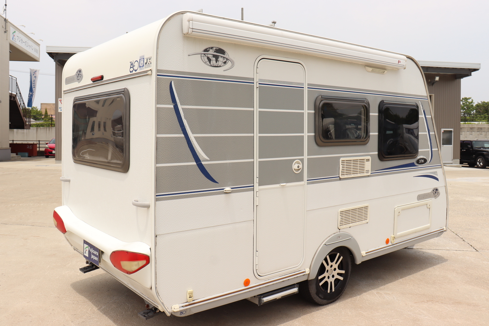 キャンピングカートレーラー