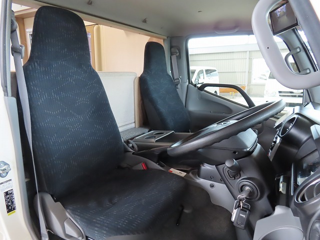 キャンピングカーキャブコン