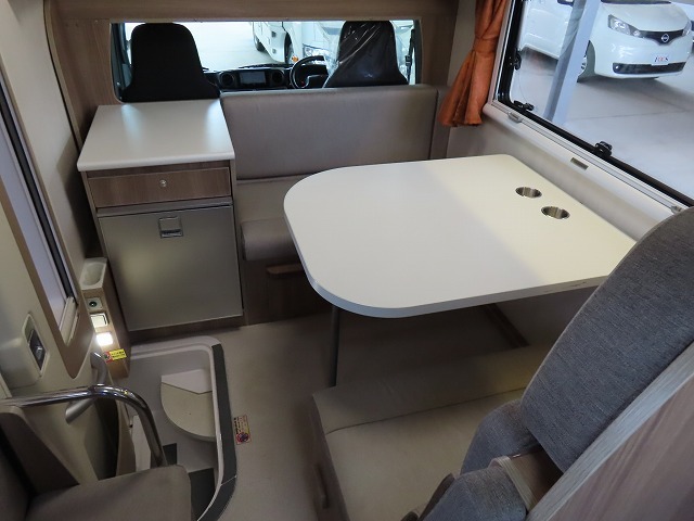 キャンピングカーキャブコン