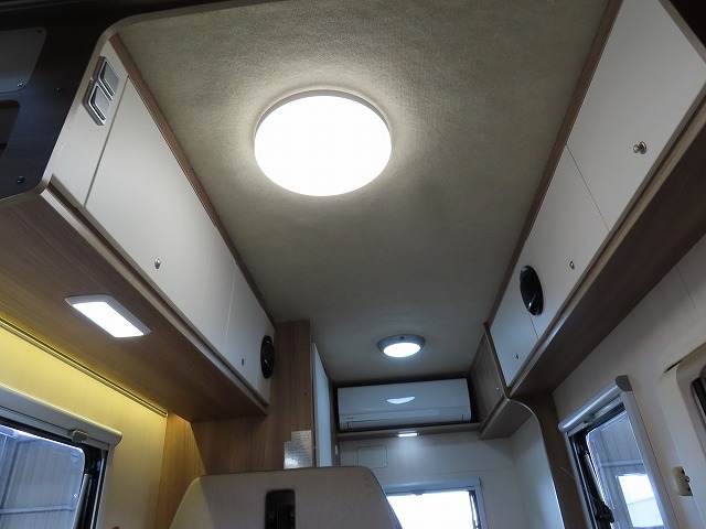 キャンピングカーキャブコン